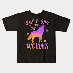 Just a girl who loves wolves Kids T-Shirt